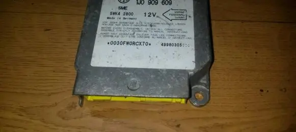 Volkswagen Golf IV Airbag control unit/module 1j0909609 5wk42800