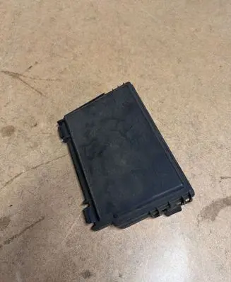 Opel Meriva B Fuse box cover 13246936