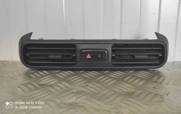 Citroen Berlingo Dash center air vent grill TWOJEAUTOWYSZKOW