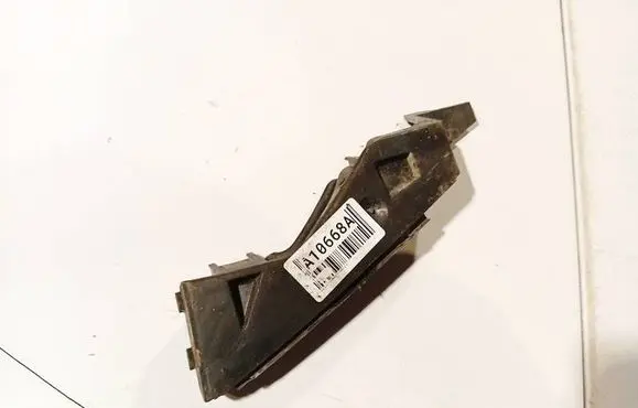 Front bumper mounting bracket