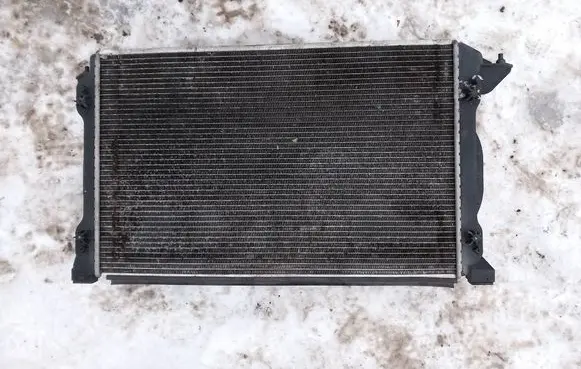 Audi A4 S4 B6 8E 8H Coolant radiator