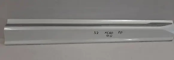 Volvo XC60 Front door trim (molding) 31440303