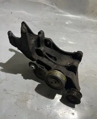 Suzuki Grand Vitara I Generator/alternator bracket 