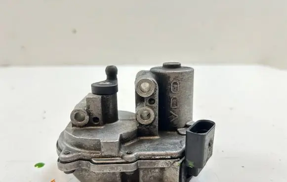 Audi A4 S4 B7 8E 8H Intake manifold valve actuator/motor 059129086M