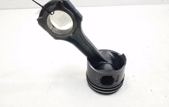Mercedes-Benz ML W163 Piston with connecting rod
