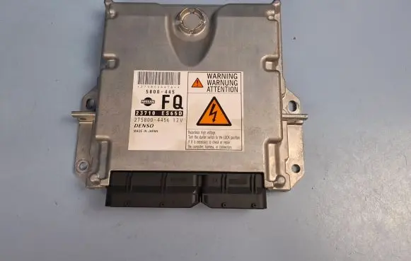 Nissan X-Trail T30 Engine control unit/module 23710ES65D 2758004456
