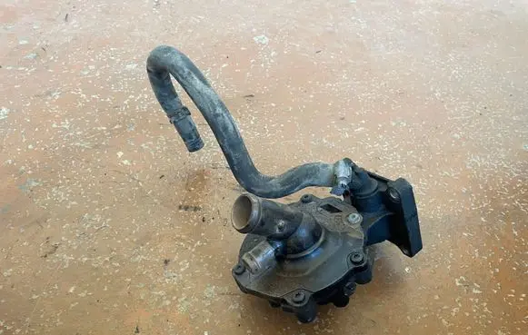 Ford Mondeo Mk III Other engine bay part