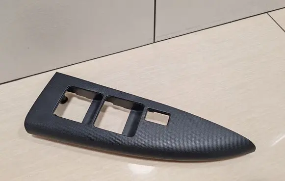 Nissan Note (E11) Front door window switch trim 809619U15A