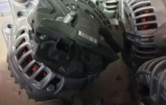 Renault Trafic II (X83) Generator/alternator 0124525140-SD