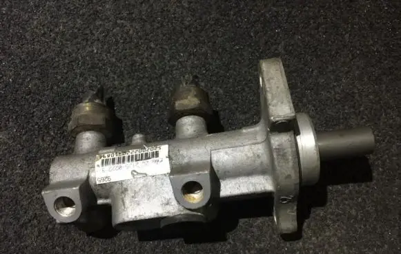 Mercedes-Benz ML W163 Master brake cylinder 26.21250222.3 26.2125-0222.3