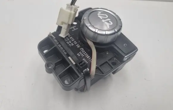 Mercedes-Benz E W212 Head unit multimedia control A2048709558 2048709558