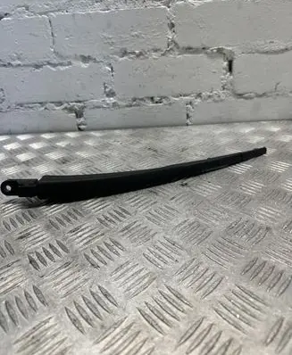 Hyundai i30 Rear wiper blade arm