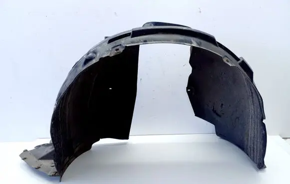 Front wheel arch liner splash guards