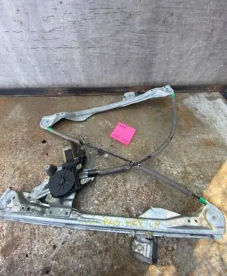 Ford Focus Front door window regulator with motor 