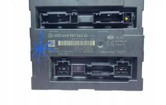 Audi A8 S8 D4 4H Tow bar relay 4H0907064GL