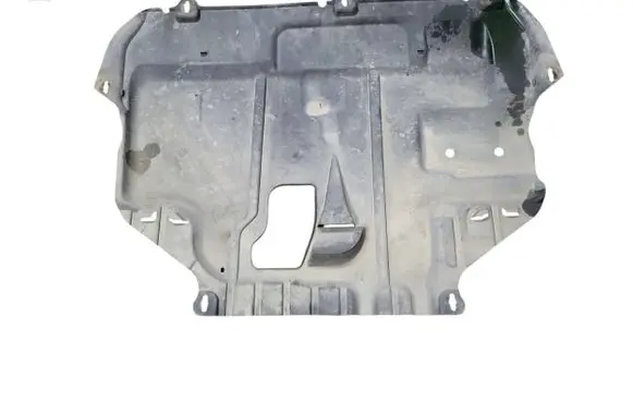 Ford Focus C-MAX Engine splash shield/under tray 3M51R6P013
