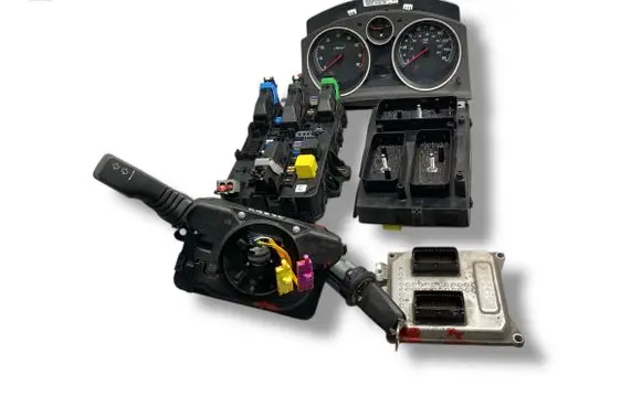 Opel Astra H Engine ECU kit and lock set 55567114 8051403135 5WK9460