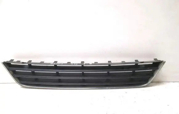 Volkswagen PASSAT B6 Front bumper lower grill 3C0853677