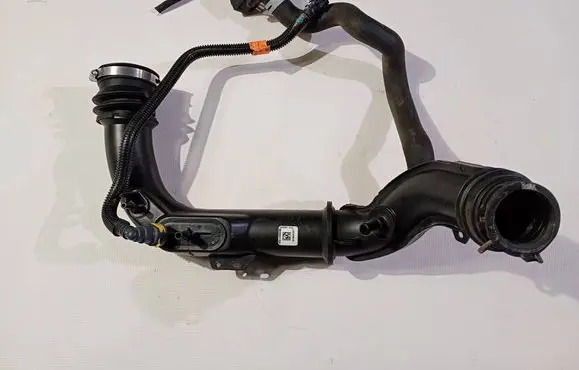 Ford Explorer VI Turbo air intake inlet pipe/hose L1M39F805BD