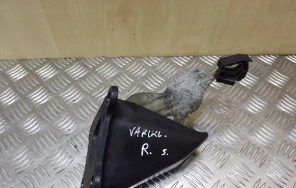 Nissan Navara D40 Engine mounting bracket