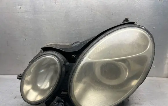 Mercedes-Benz E W211 Headlight/headlamp 15435901 A0028202426 2118600547