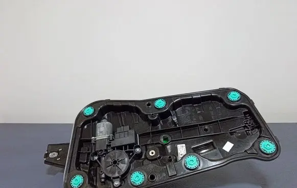 Skoda Octavia Mk4 Rear door window regulator with motor 5E3839656A