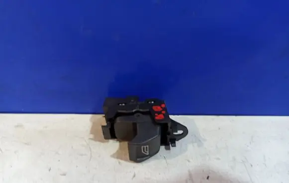 Volvo S80 Electric window control switch 30773272