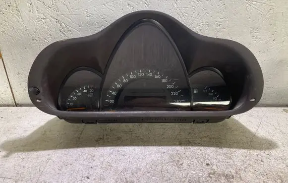 Mercedes-Benz C W203 Speedometer (instrument cluster) 87001439