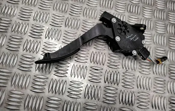 Subaru Legacy Accelerator throttle pedal 36010AG140 1988007120