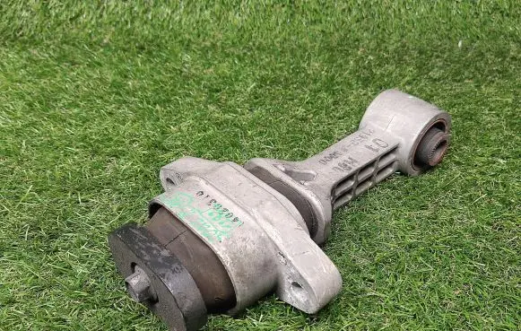 KIA Soul Engine mount bracket 21950A4000