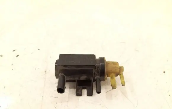 Mercedes-Benz C W204 Turbo solenoid valve 0091533128 0071531428