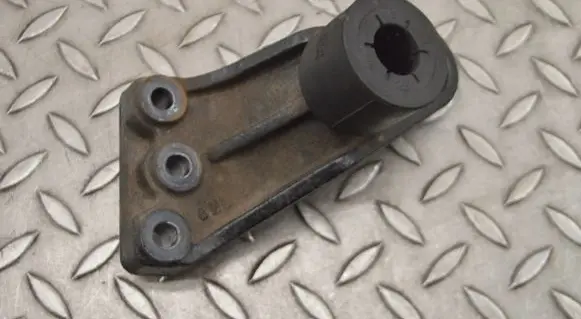 Hyundai ix35 Engine mounting bracket