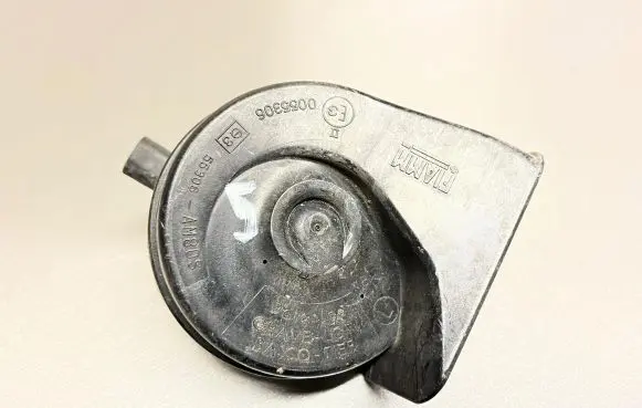 BMW 3 E90 E91 Horn signal 55306