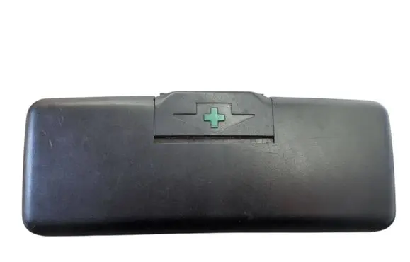 BMW 5 E39 First aid kit 8176553 52108176553