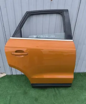 Audi Q3 8U Rear door