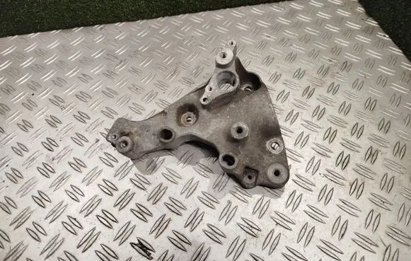 Renault Trafic III (X82) Engine mounting bracket 93455374 648606762R