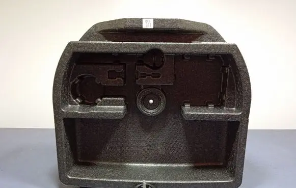 Trunk/boot lower side trim panel