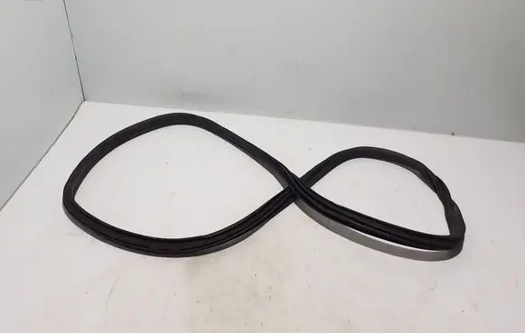 BMW 4 G22 G23 G24 G26 Rear door rubber seal (on body) 7482948