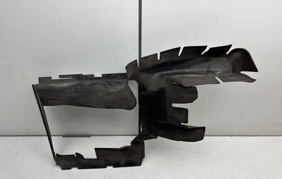 Audi Q7 4L Intercooler air channel guide 4L0117335B