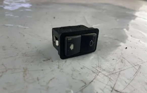 BMW 5 E39 Electric window control switch 8368974