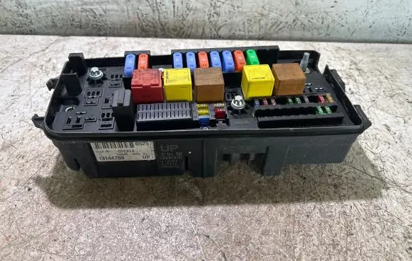 Opel Signum Fuse box set 13144708 519065015