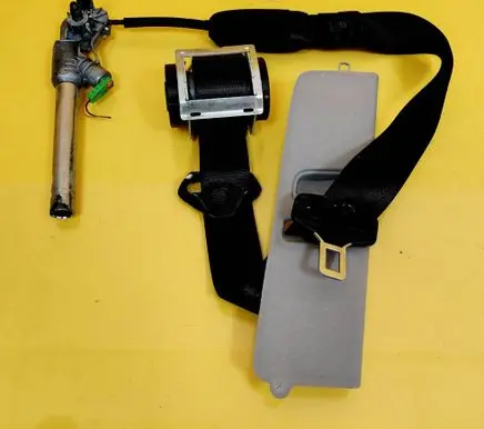 Opel Corsa D Front seatbelt F13225280