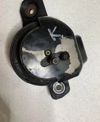 Subaru Outback Engine mount bracket