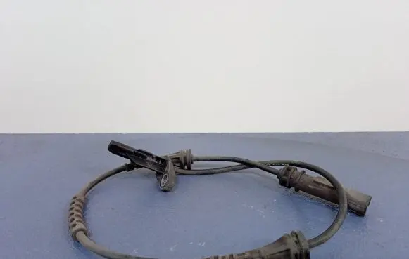 BMW 2 F44 ABS wheel speed sensor 6895882