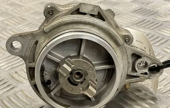 BMW 3 E46 Vacuum pump 96110885