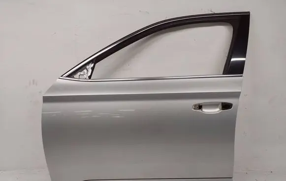Skoda Superb B8 (3V) Front door 3V0831311