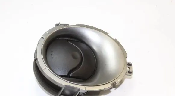 Nissan Juke I F15 Dashboard air vent grill cover trim 687P400A26 687611KE0A