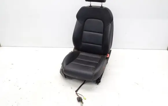 Audi RS3 8PA Front passenger seat 