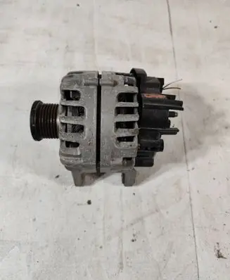 Renault Megane IV Generator/alternator 231008040R 2613543A 2117012382