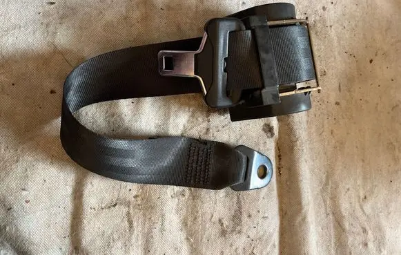Citroen C4 I Rear seatbelt D506452 506452